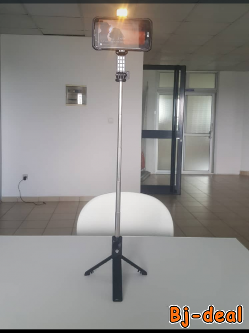 Main image of CANNE À SELFIE ET TRÉPIED MULTIFONCTIONNEL