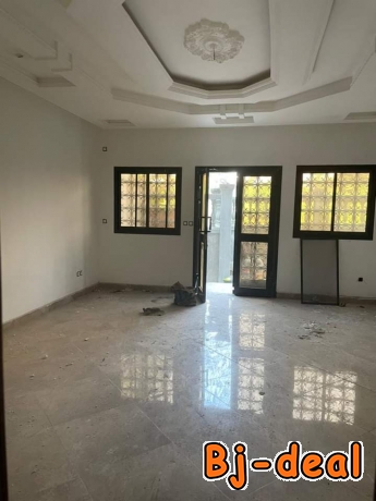 Image principale de Appartement haut standing à louer à Titi garage