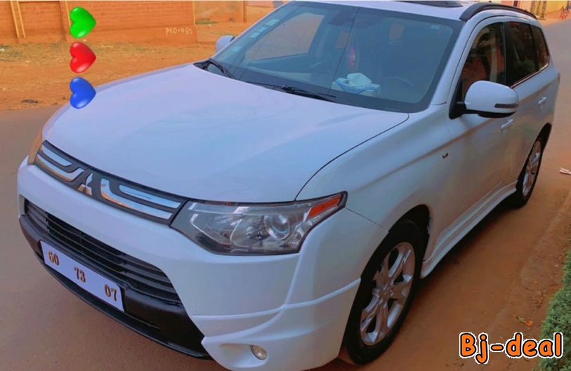 Main image of Mitsubishi outlander Année 2015