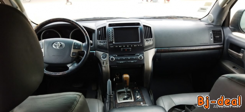 Main image of Toyota Land cruiser