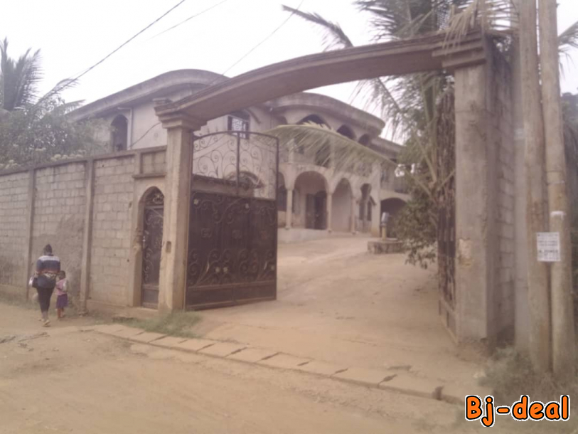 Main image of Grand Duplex sur 800m2 à vendre à Odza