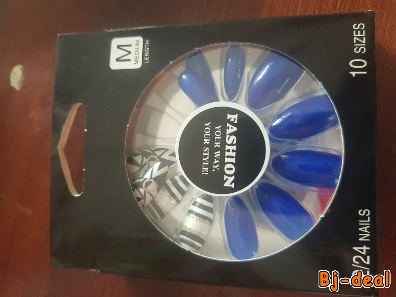 Image principale de Faux ongles avec les couleurs exquises