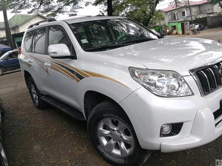 Image principale de Des voitures de luxe disponible au Cameroun WhatsApp 697707394