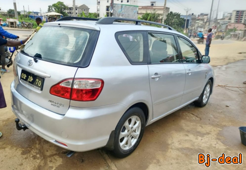 Main image of Vente de Toyota Avensis verso 2005