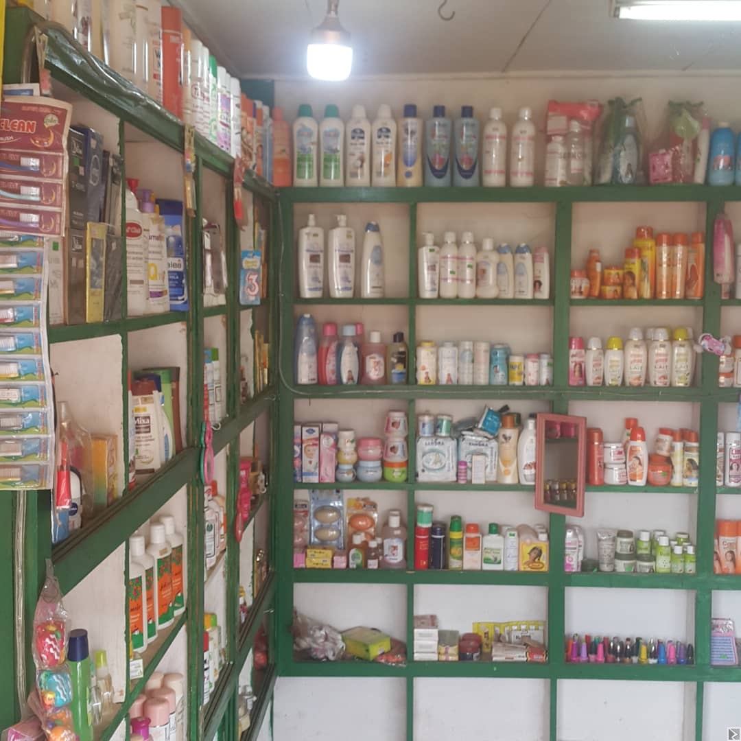 Main image of Fond De Commerce D'une Parfumerie Bien Achalandée MIMBOMAN TERMINUS