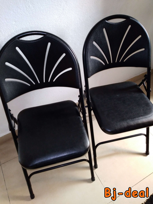 Main image of VENTE CHAISES EN FER CUIR PLIABLE
