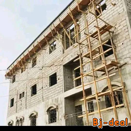 Main image of IMMEUBLE PARTIELLEMENT ACHEVé  A VENDRE