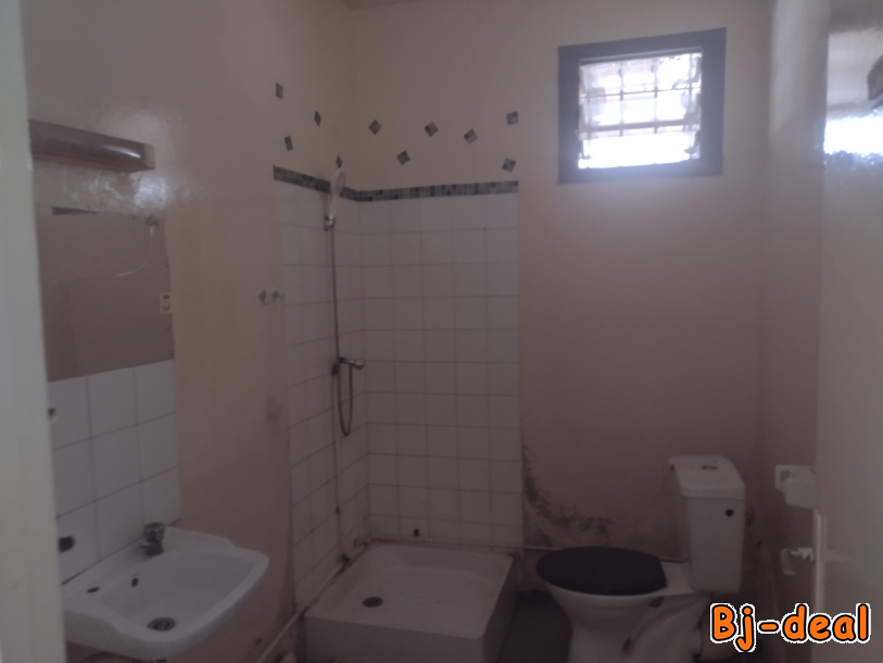 Main image of Villa sic bordure de route makepé