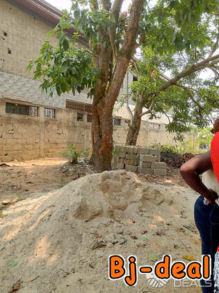 Image principale de Terrain à vendre à Makepe