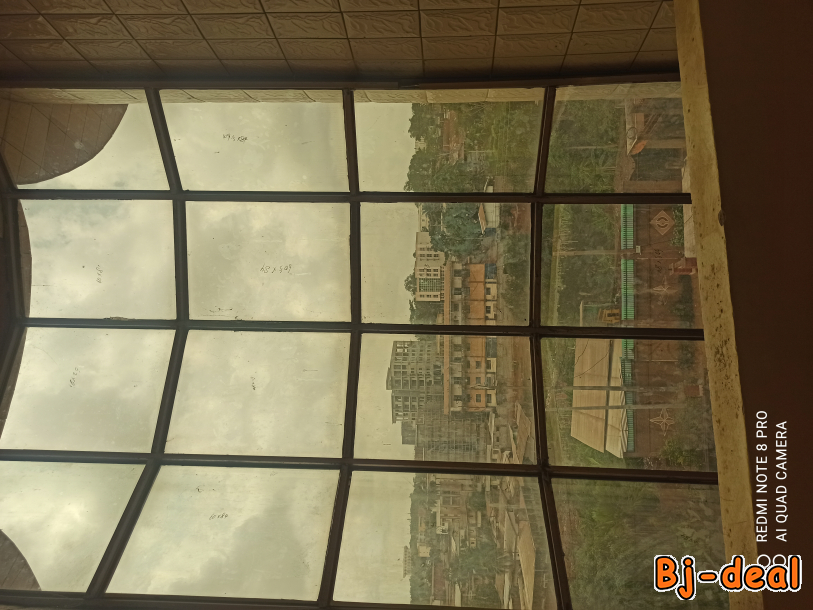 Image principale de Magnifique immeuble a vendre a Bastos