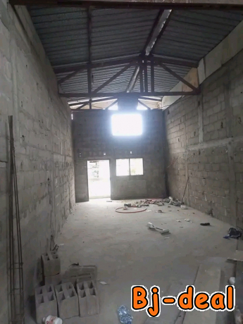 Main image — grand magasin à louer