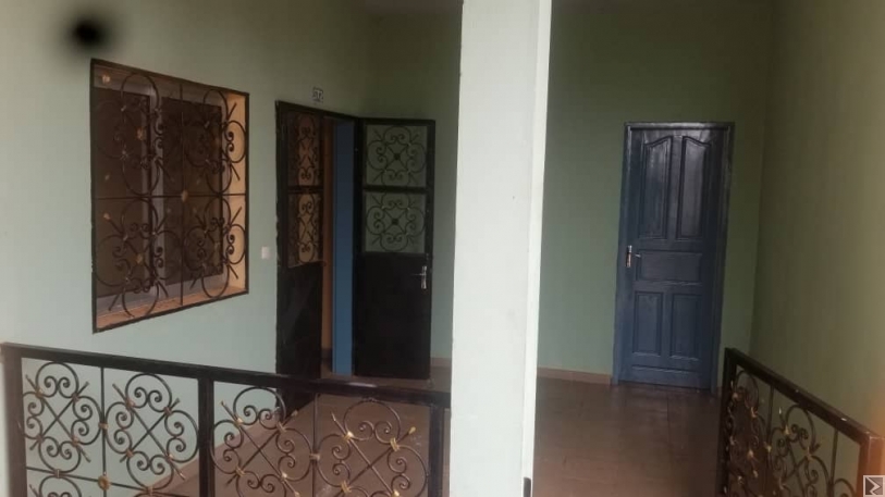 Main image of Studio moderne vaste et propre ,à  louer à  Odza commissariat