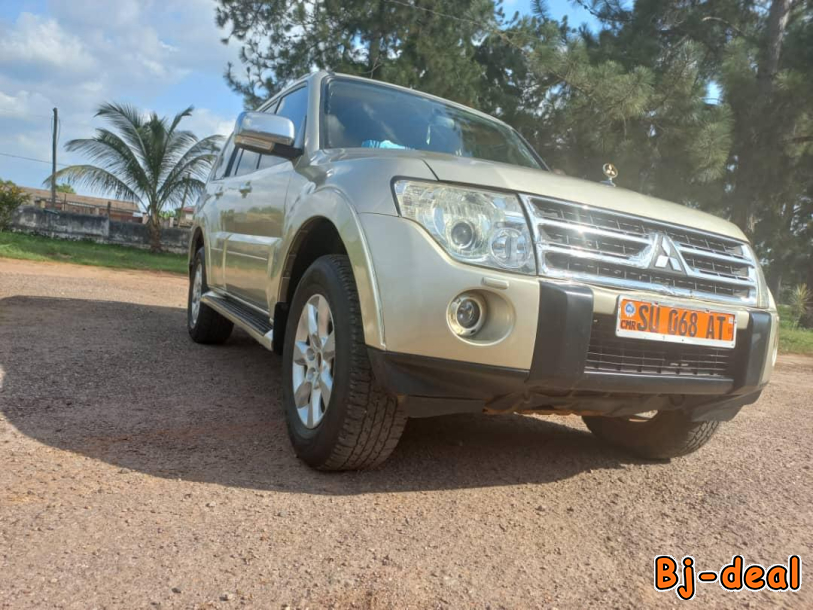 Image principale de MITSUBISHI PAJERO EN PARFAIT ÉTAT