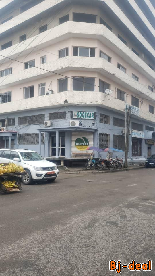 Main image of Immeuble 8 etage a vendre a Akwa Douala