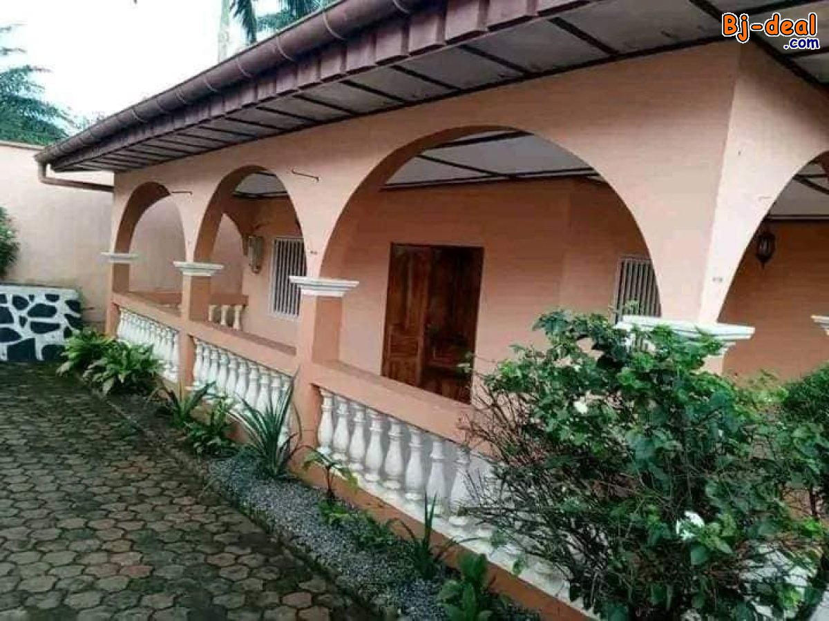 Main image of Villa meublé titré à vendre à Mimboman, bordure de route principale