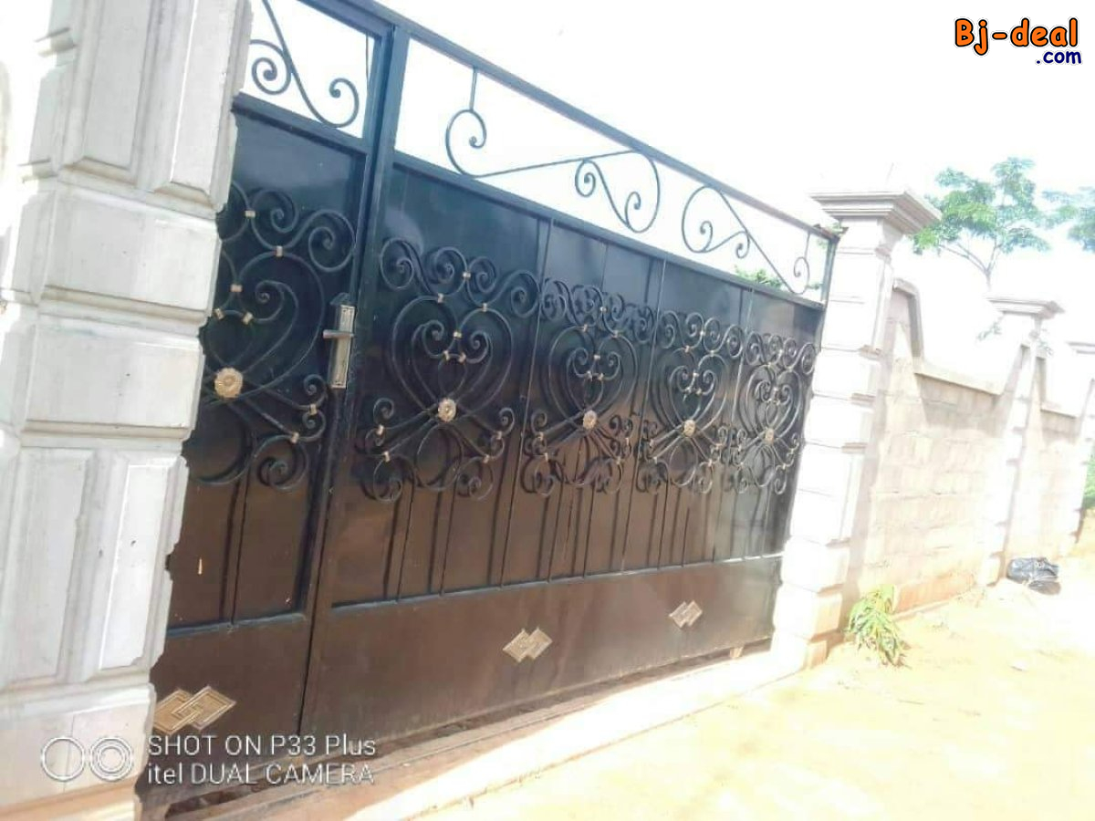 Main image of Villa staffée titrée à vendre à Odza pétit marché