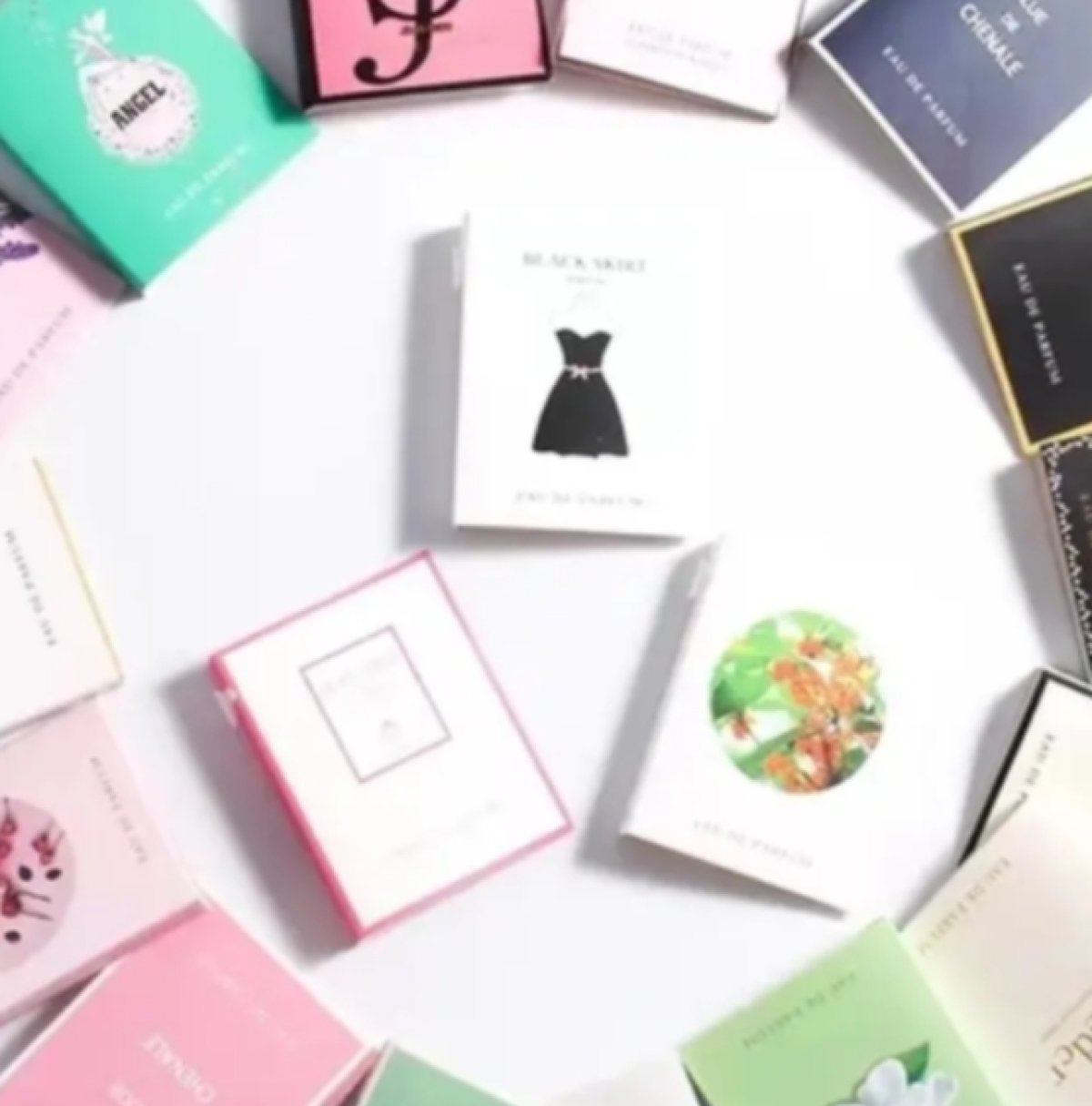 Image principale de Essences de parfum en packs de 04 échantillons