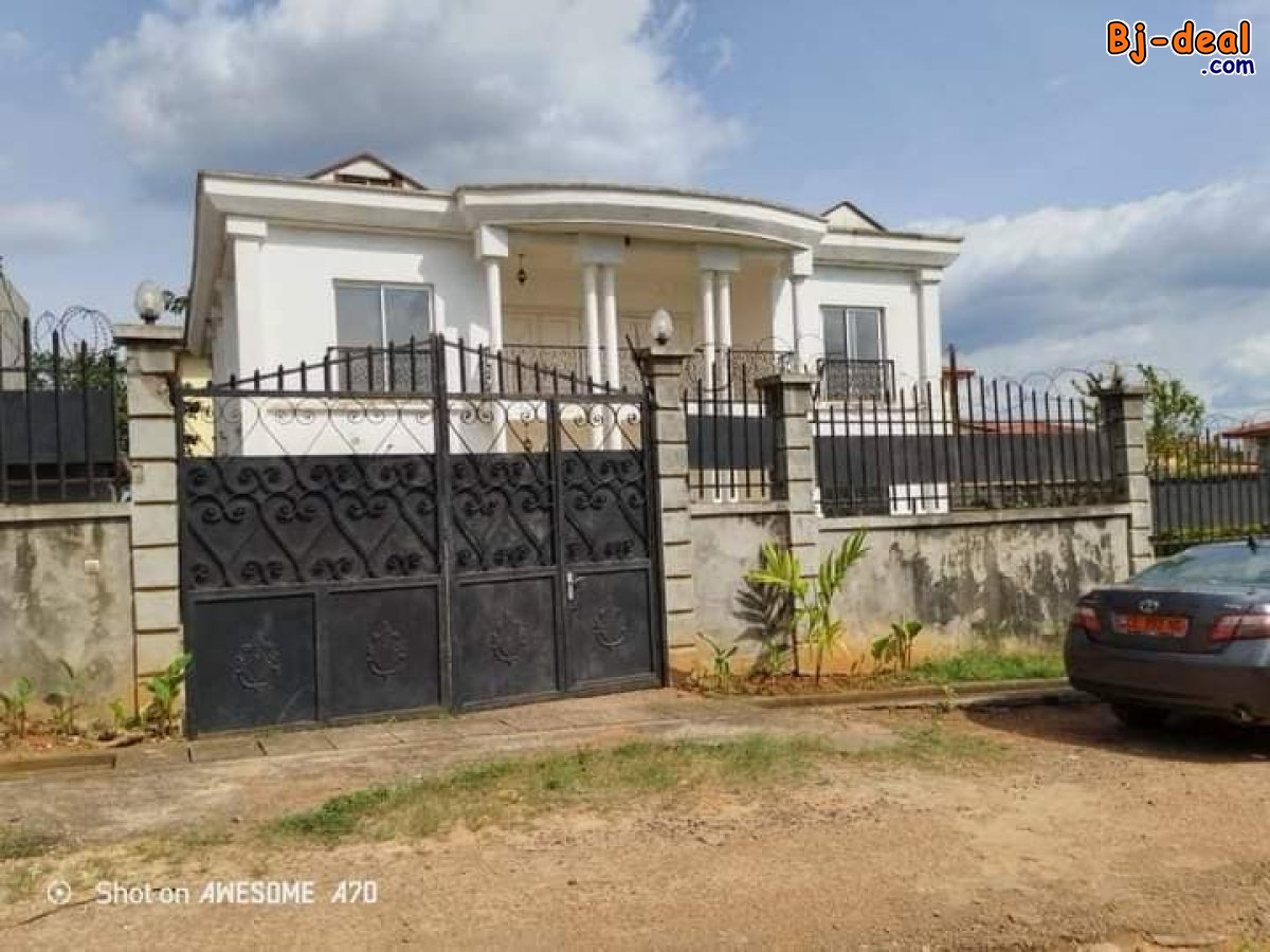 Main image of Beau Duplex titré à vendre à Odza auberge bleu avec parking forage