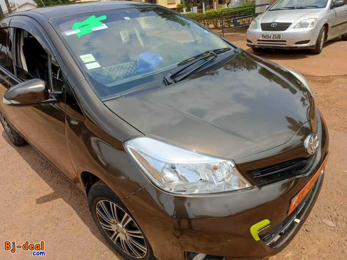 Image principale de Toyota Yaris 2012 automatique essence a vendre Yaoundé