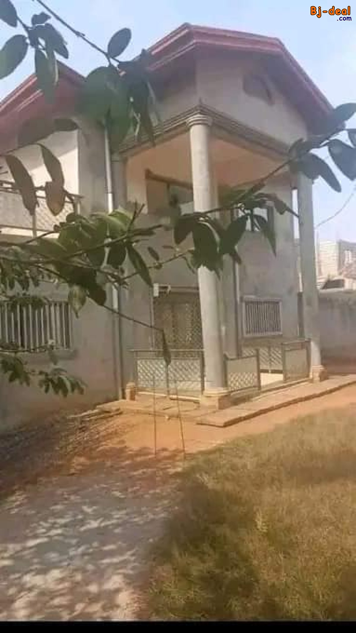 Main image of Magnifique Duplex semi fini spacieux à vendre à Odza plaque LB