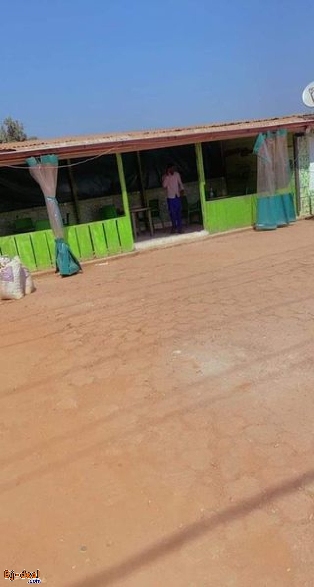 Main image of Fonds de commerce à vendre Laverie bar restaurant Yaoundé Essomba