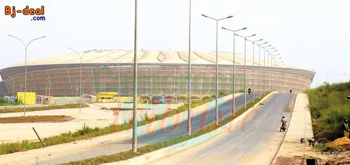 Image principale de Terrain titré a vendre a japoma stade