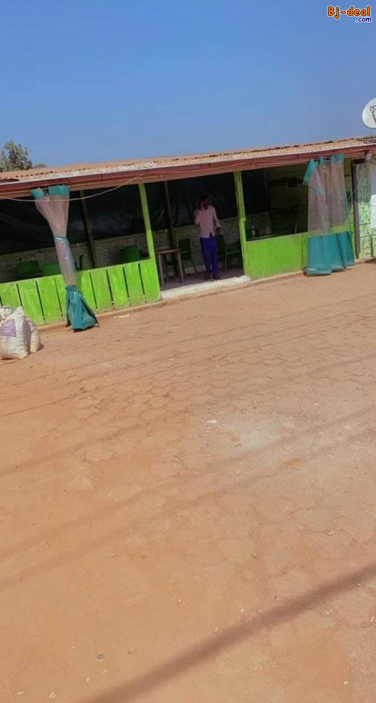 Main image of Fonds de commerce à vendre Laverie - Bar-restaurant  Yaoundé Essomba