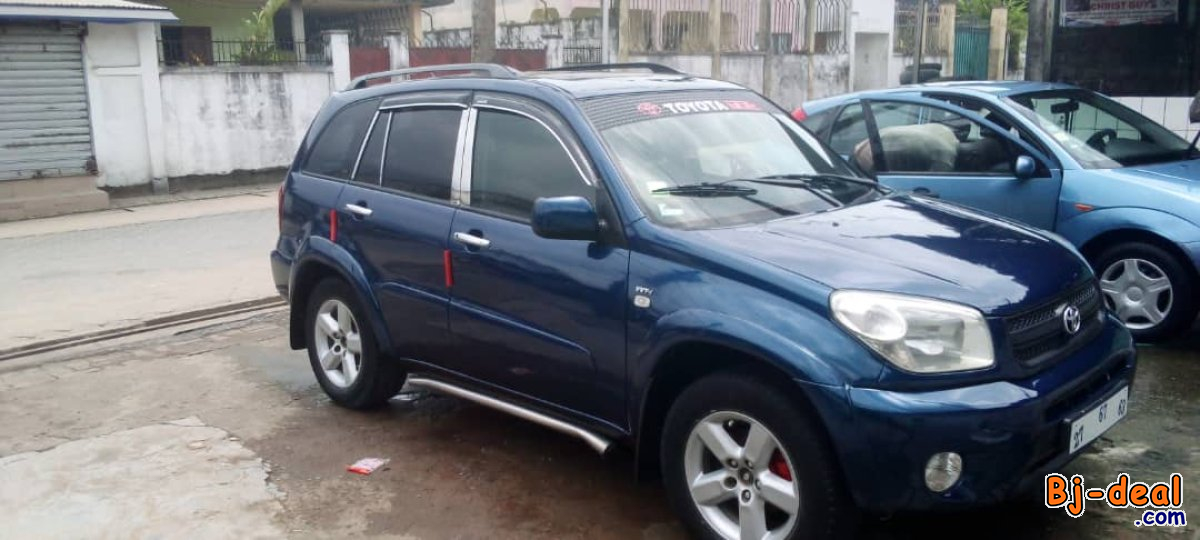 Main image of Toyota RAV4 année 2005 à Douala