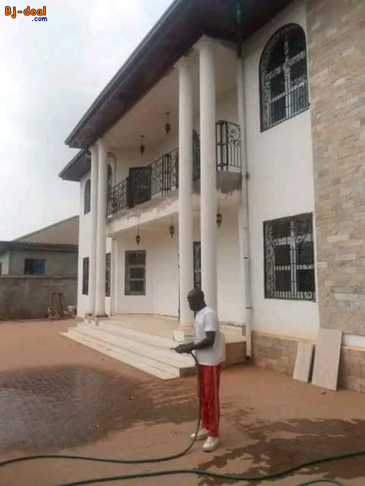 Main image of Duplex neuf titré à vendre ou à louer à Odza fecafoot en bordure de goudron secondaire