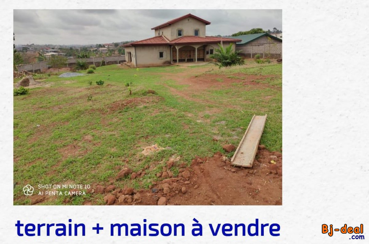 Main image of VILLA DE 400M2 PKUS 3175 M2 DE TERRAIN A VENDRE TRES bon prix