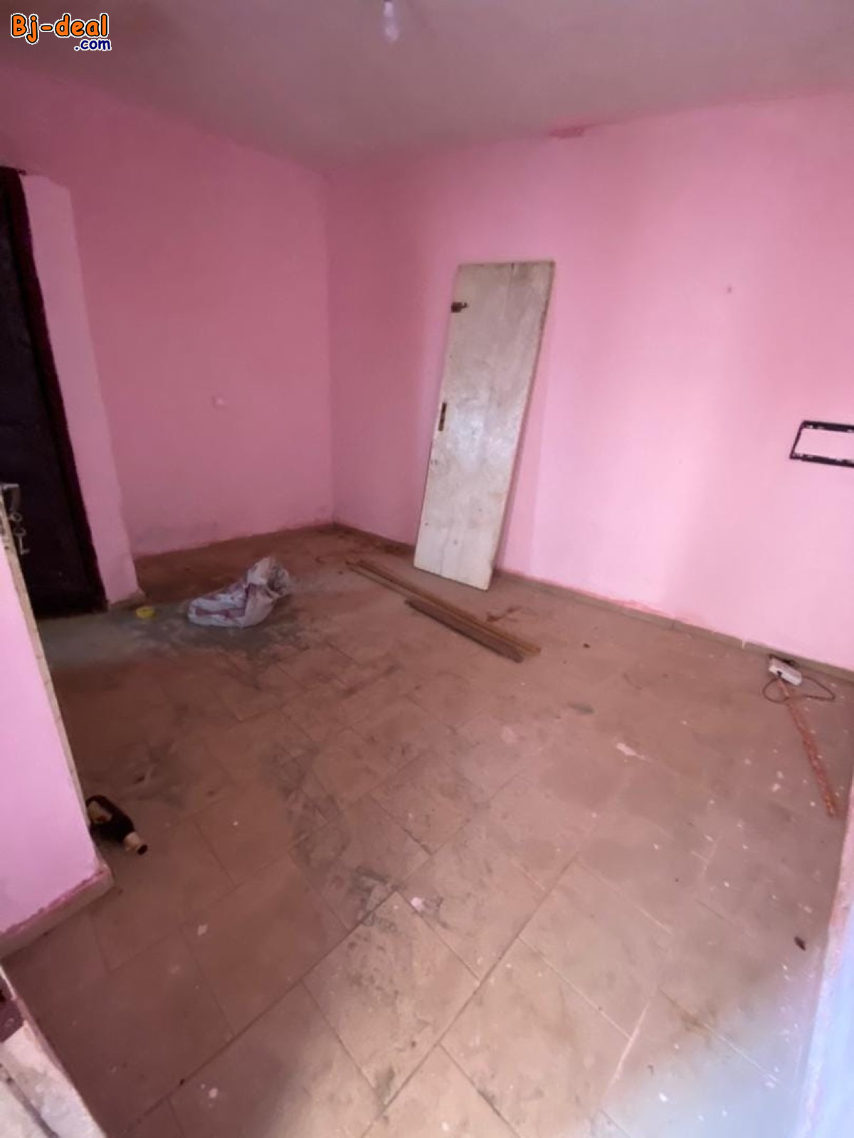 Image principale de Chambre avec cuisine et placards à Ahala Diderot.