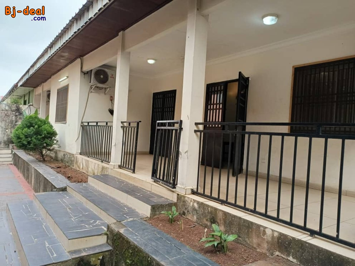 Image principale de Belle villa avec clim eau chaude, parking, baignoire à Bastos