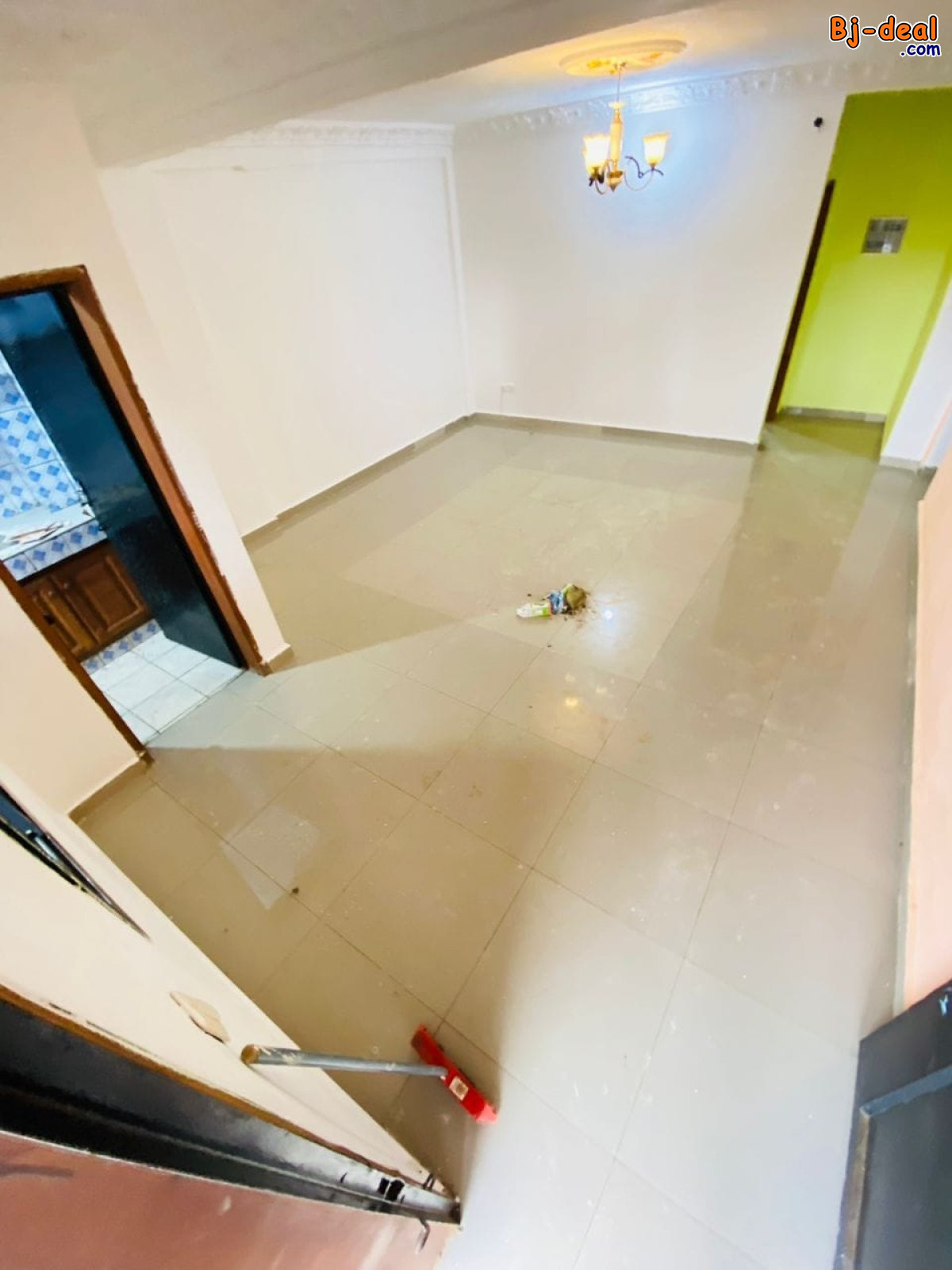 Image principale de Studio classe avec parking à Emana borne fontaine Accès goudronné