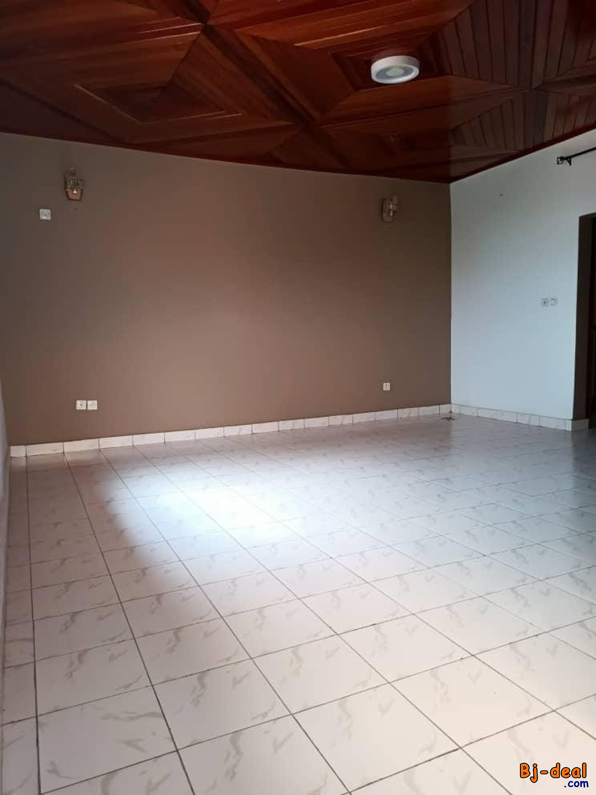 Image principale de Appartement neuf avec parking magasin à Tongolo