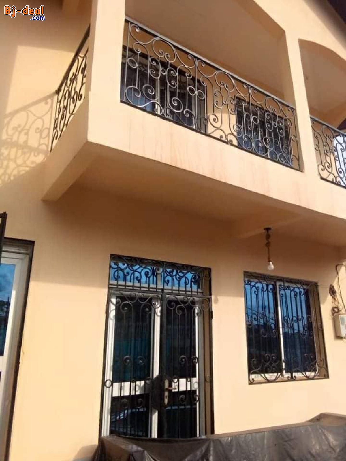 Image principale de Bel appartement neuf pour bureaux ou habitation  parking à Essos