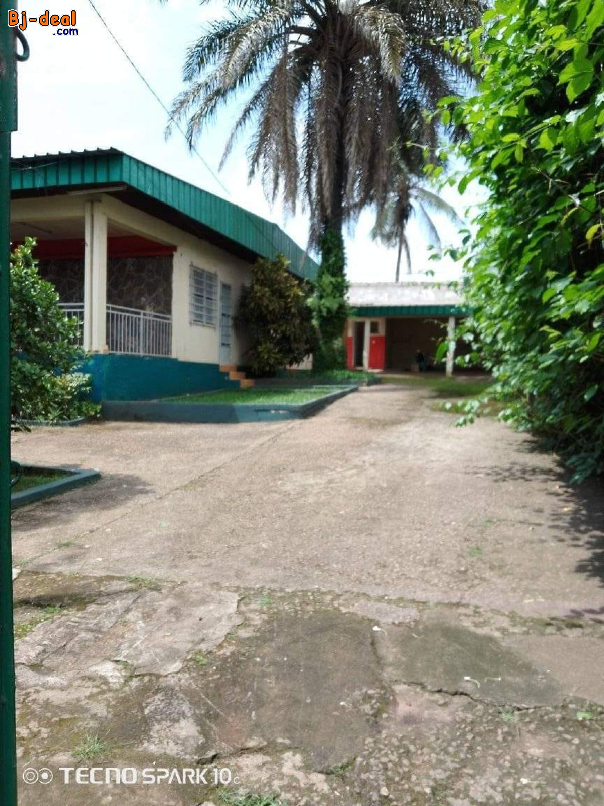 Image principale de Yaoundé omnisports vaste villa individuelle à  louer