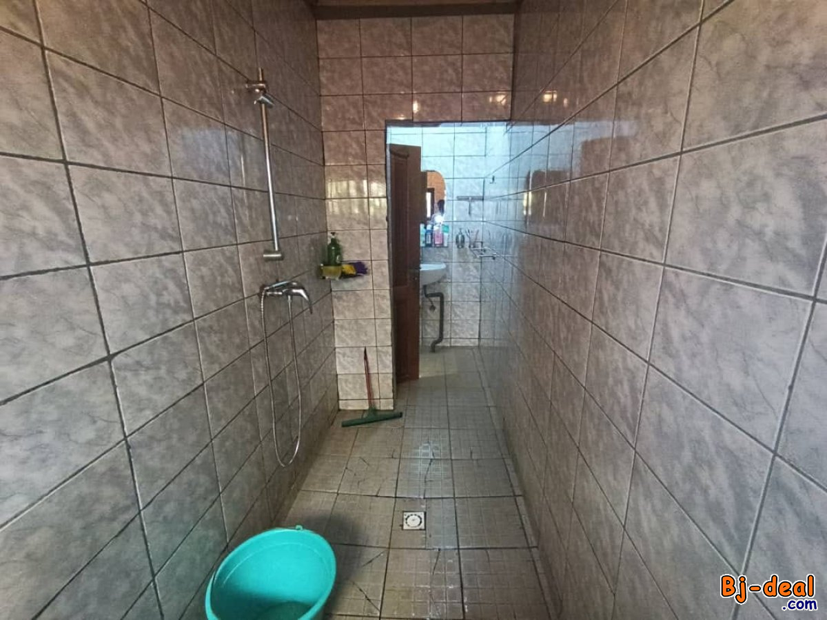 Image principale de Villa titrée avec forage parking à vendre à Messassi Nyom .