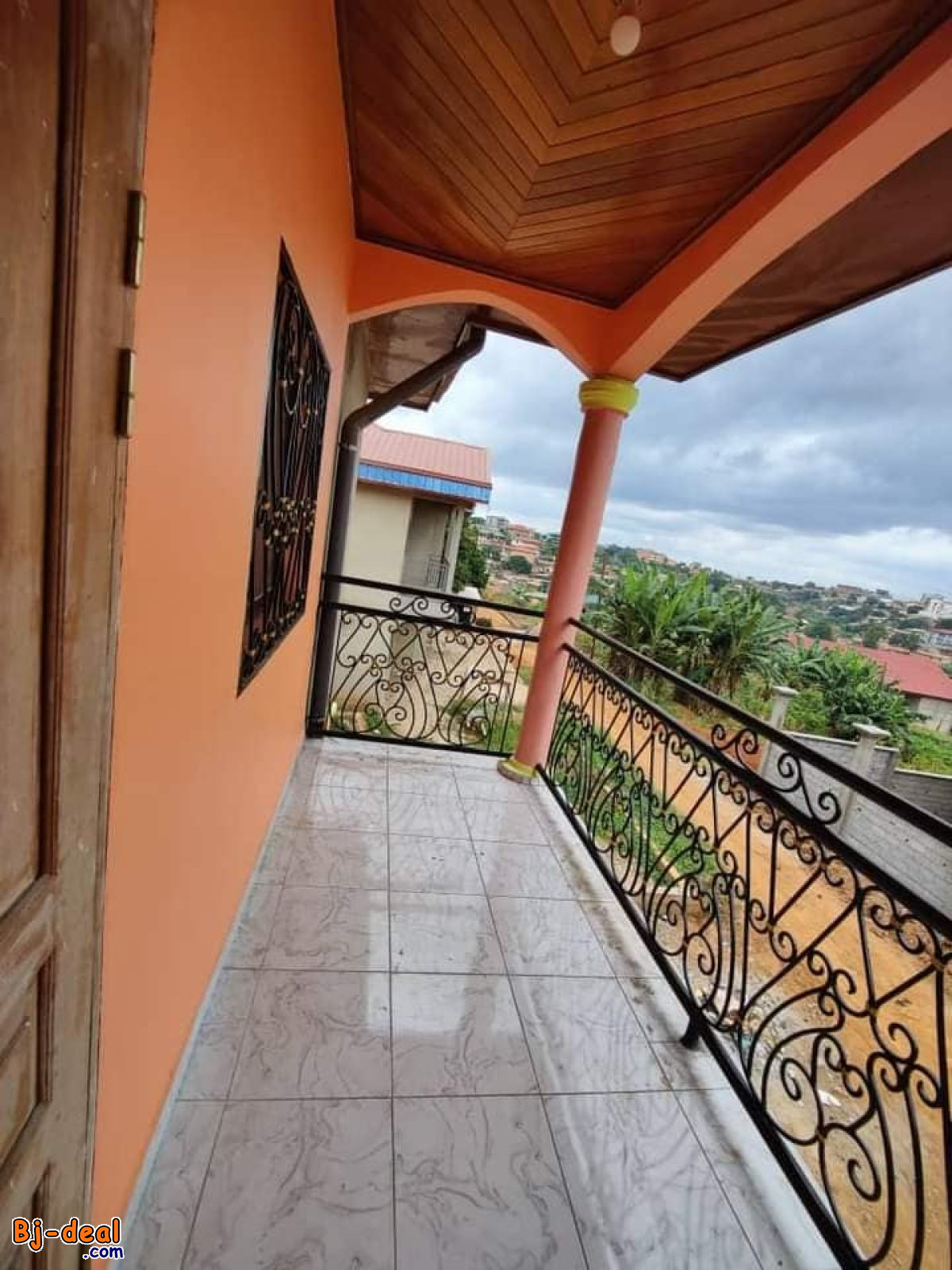 Image principale de Appartement neuf avec forage parking prépayé placards à Emana Moto 100f