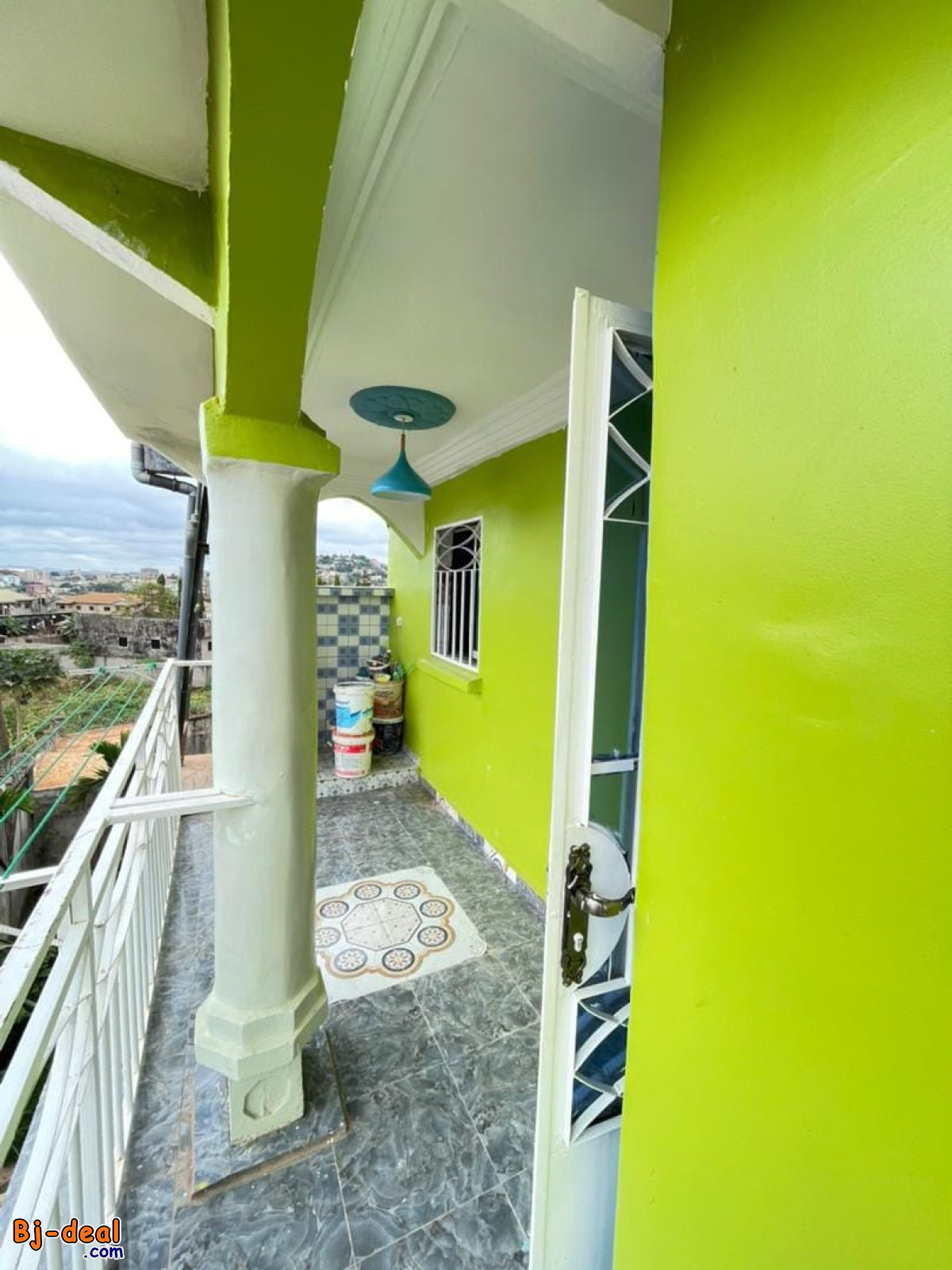 Image principale de Bel Appartement avec parking forage à Messassi.