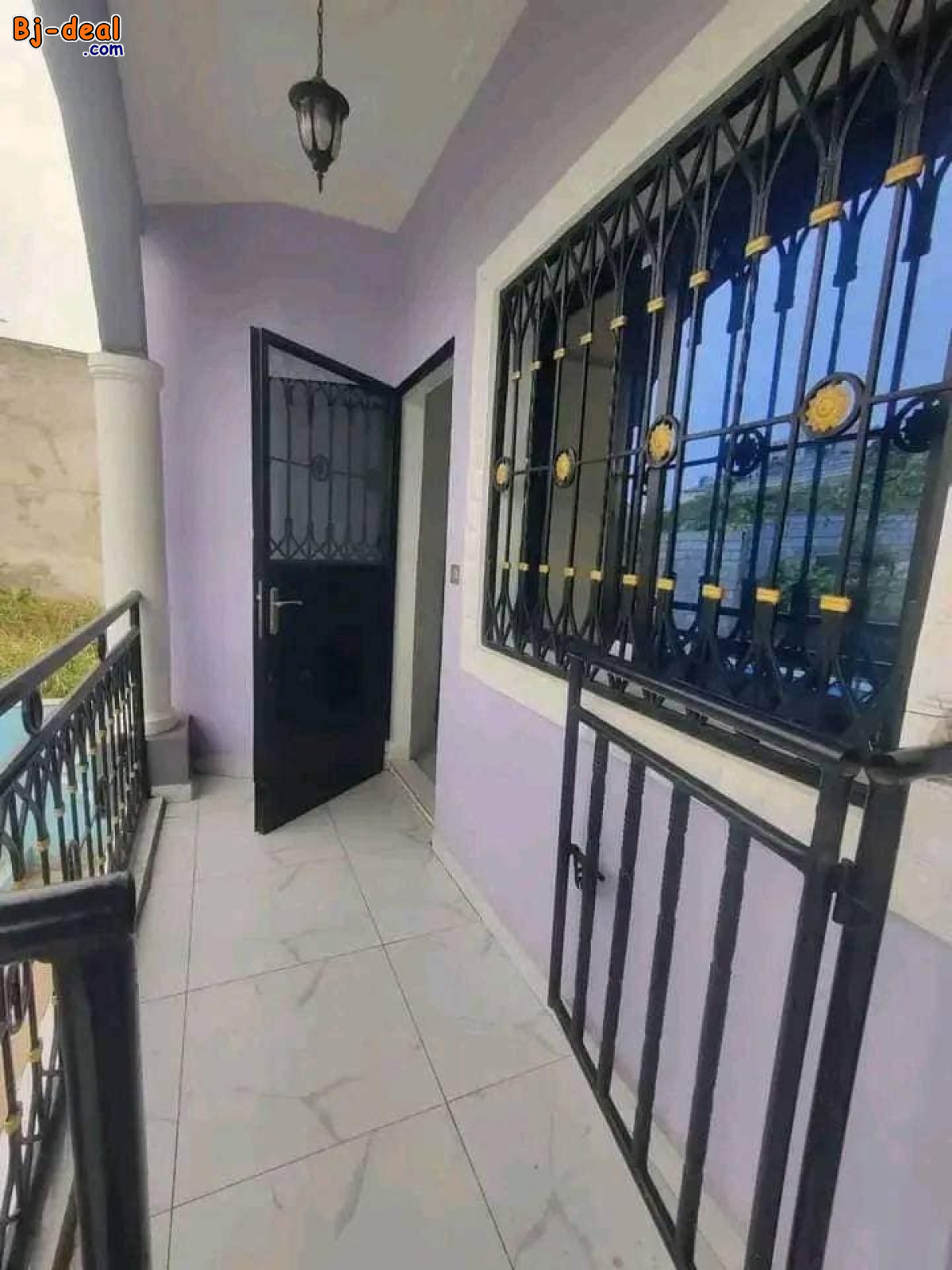 Image principale de Studio avec Gardien parking forage à Tsinga village