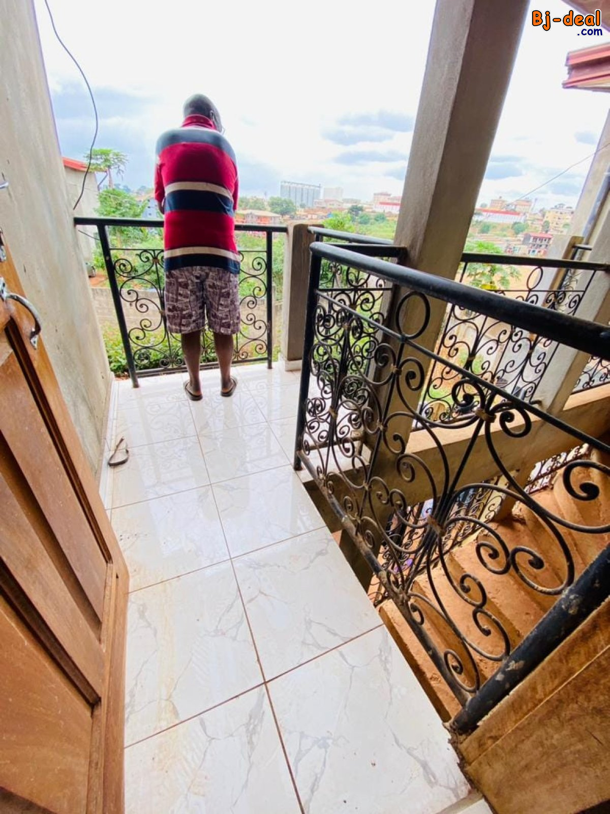 Image principale de Appartement avec prépayé parking forage à Olembé