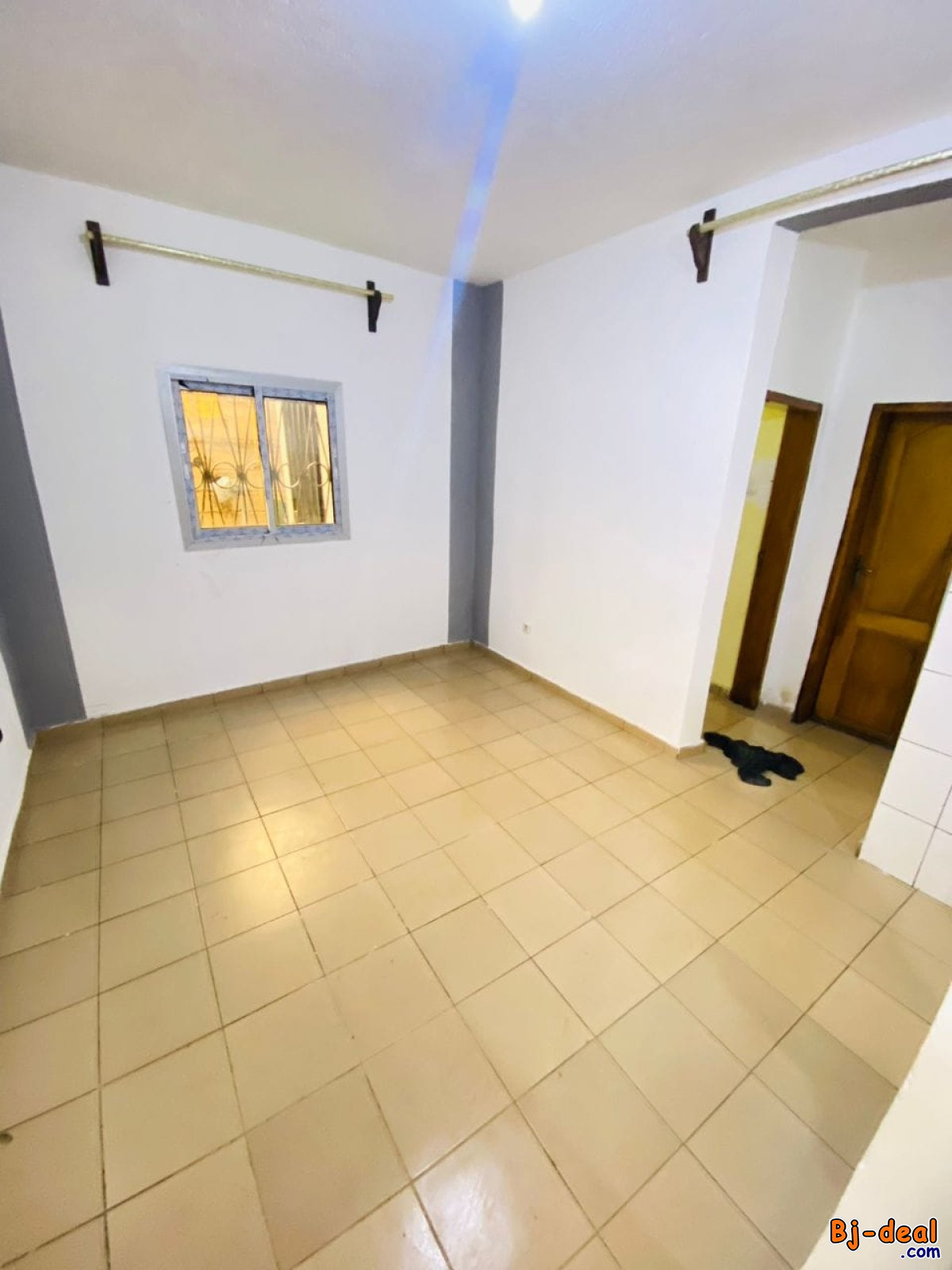 Image principale de Sudio individuel avec plaque solaire automatique, forage à Messassi. Moto 100f