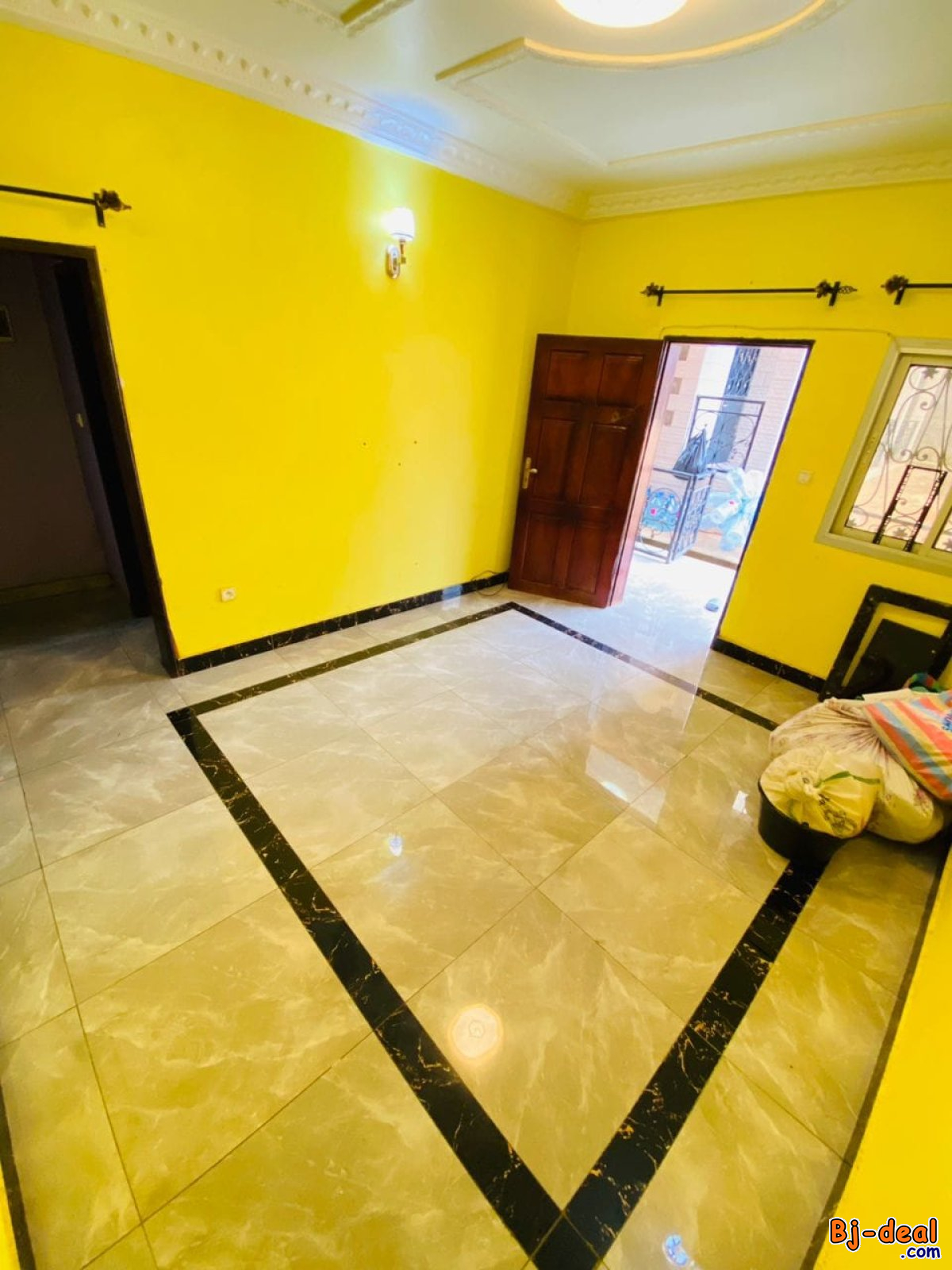 Image principale de Sudio avec parking forage à Emana