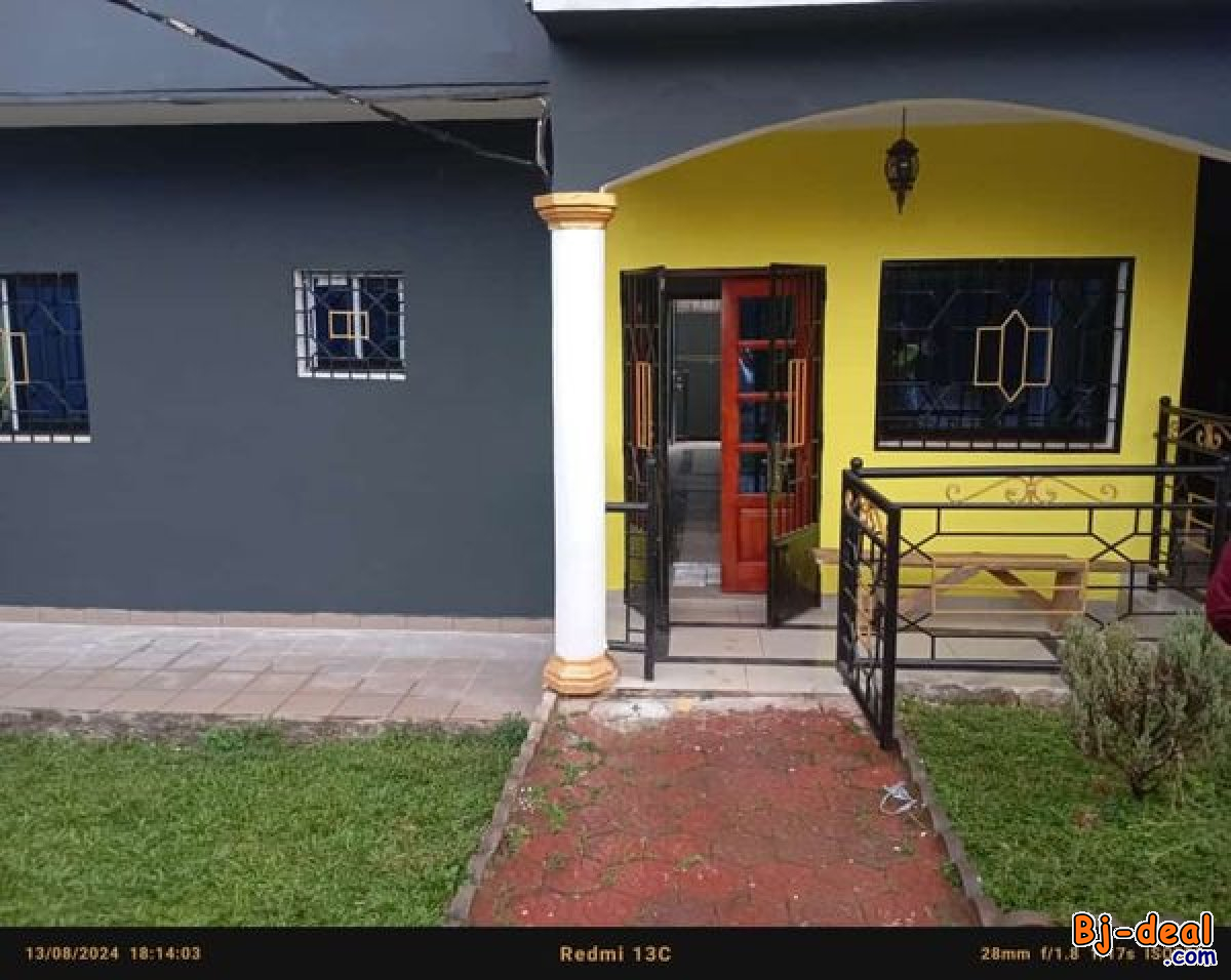 Image principale de Appartement avec gardien parking forage à Odza Nkolnda