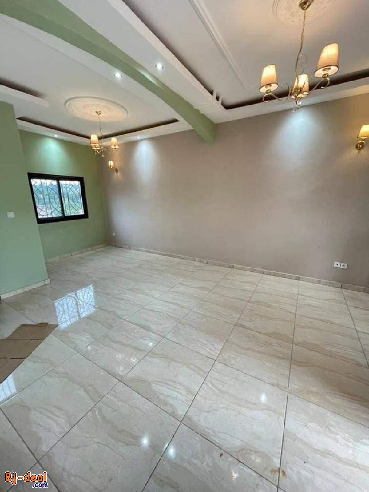 Image principale de Bel appartement avec Eau chaude forage  parking à Emana