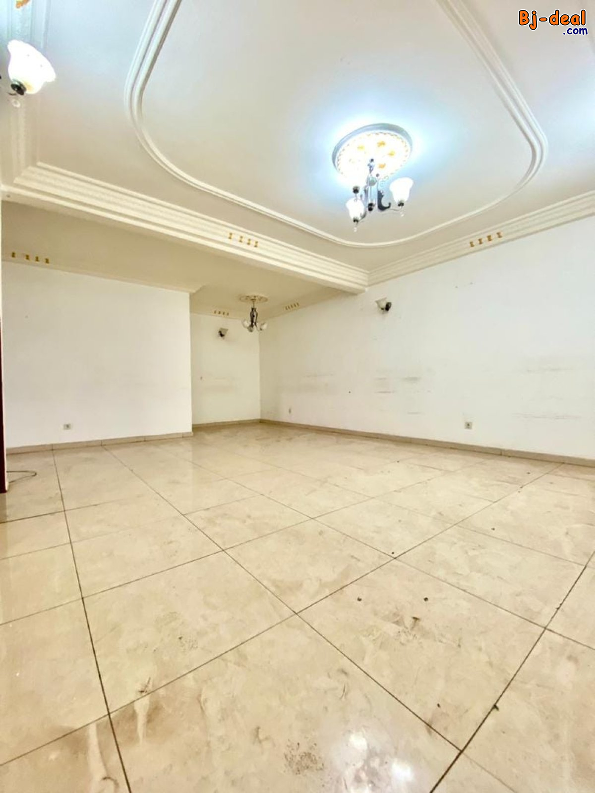 Image principale de Appartement haut standing avec gardien caméra de surveillance,courage parking à  Nsimeyong