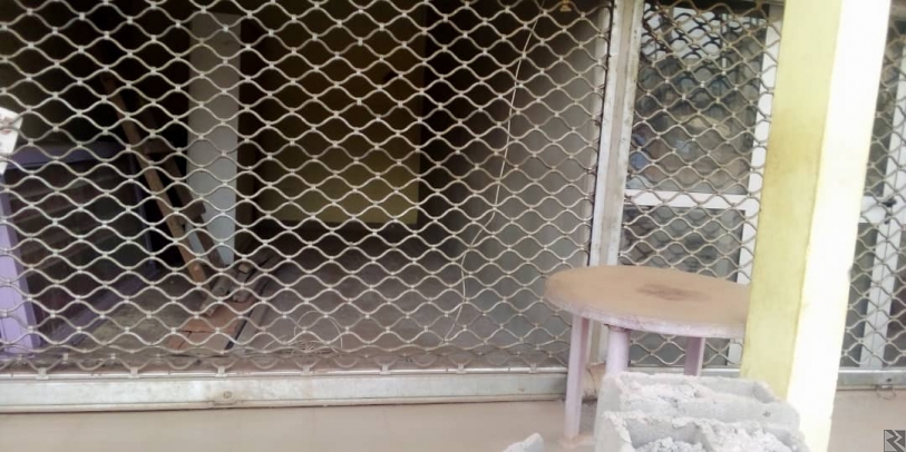 Image principale de Boutique a louer a Emombo