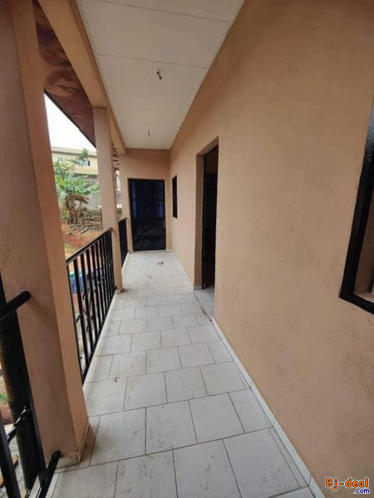 Image principale de Studio neuf avec parking forage à Messassi. Moto 200F entrée et 100f sortie