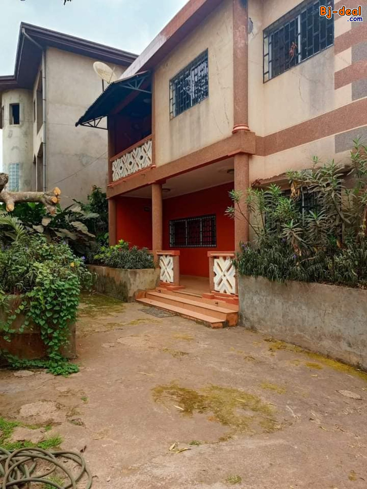 Image principale de Duplex titré avec espace vert forage parking à vendre Omnisports