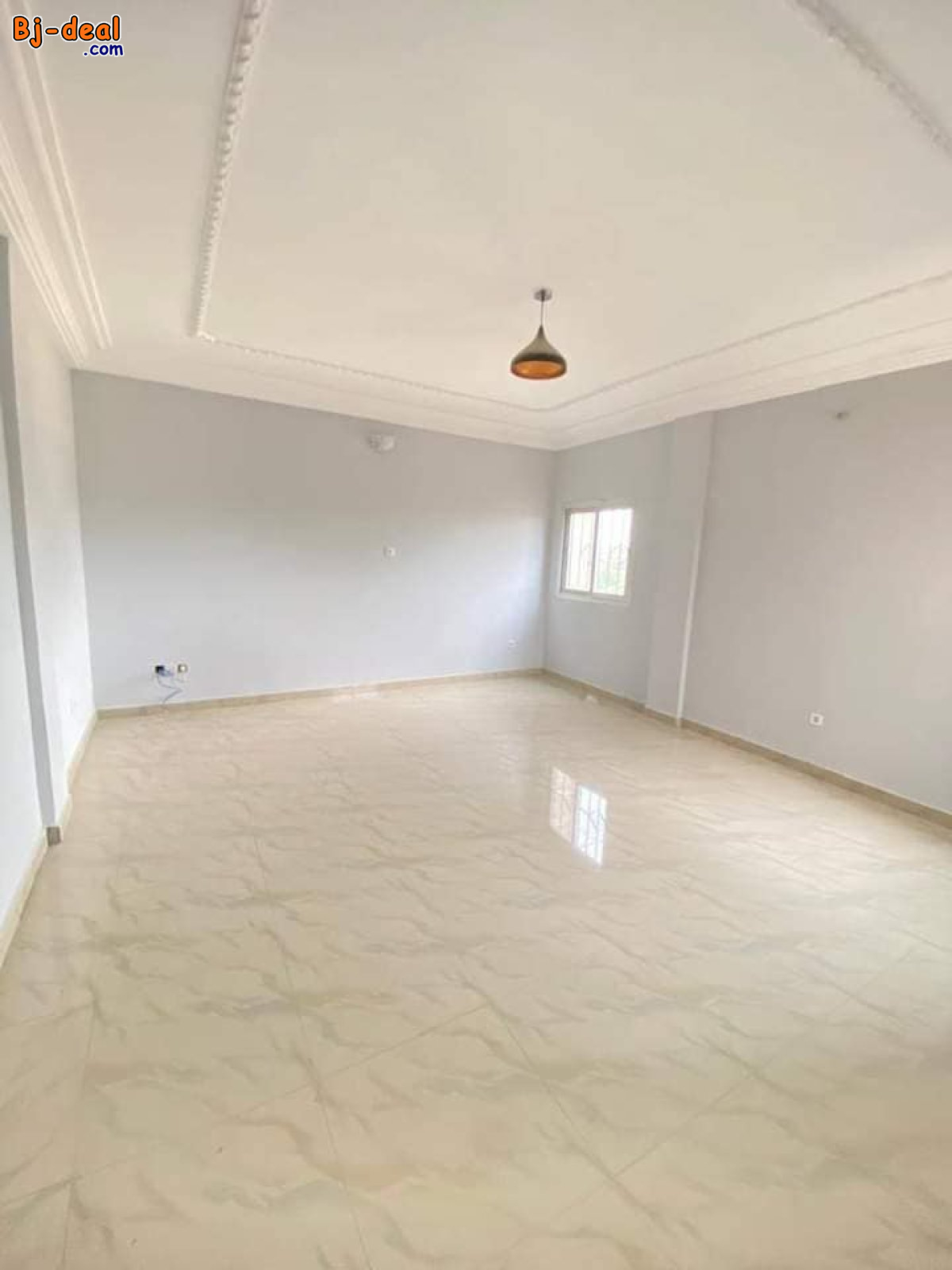 Image principale de Studio neuf avec parking forage à Nkozoa